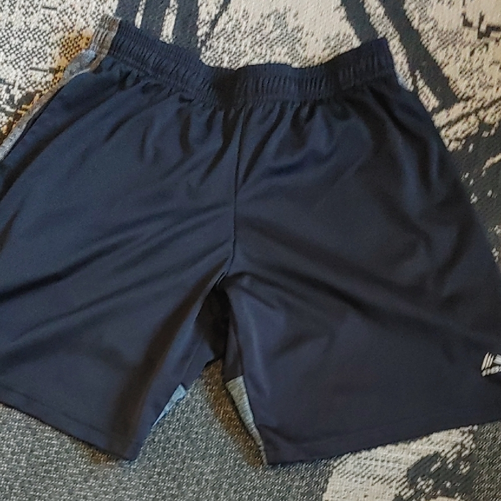 ✅ $5 Add On RBX Black Athletic Performance Shorts  Sz Med
